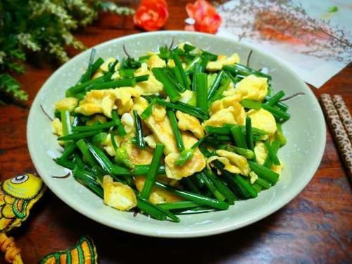  不该|夏天最不该吃韭菜，而是它，清脆鲜嫩，好吃不贵，和鸡蛋是绝搭！