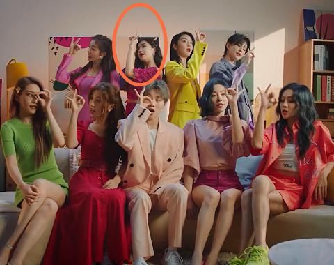  活动|THE9活动照曝光，刘雨昕C位不变，喻言在最边，谁注意安崎的站位