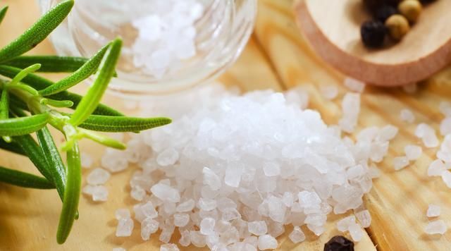 美味|知道这4点,让你做菜少盐不会淡,美味更健康