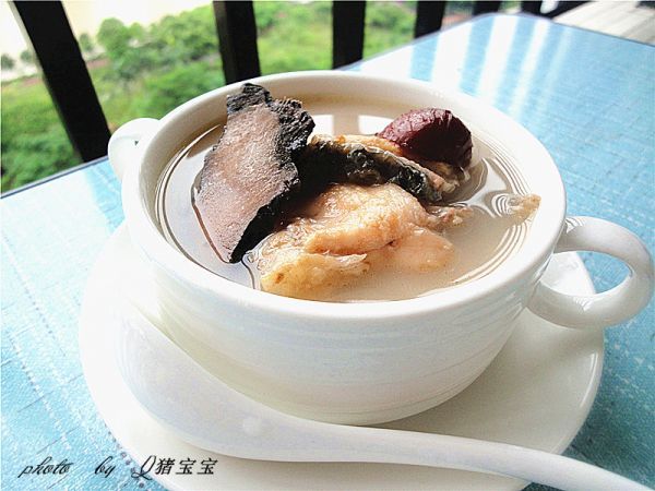  鱼骨|土茯苓鱼骨祛湿汤