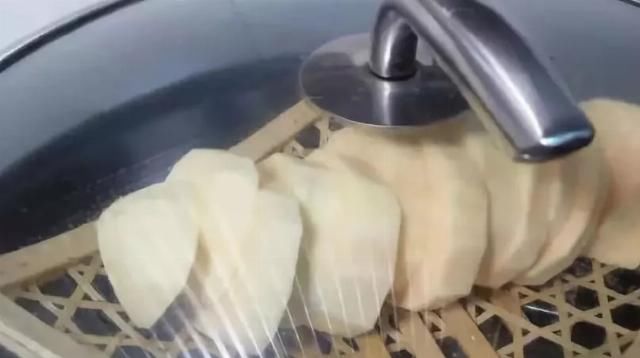 快捷|红薯这样做,简单快捷,宝妈一周至少做两次,实在是太美味了!