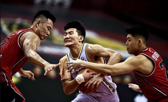  徐咏|徐咏后的国内最强“扣篮王”，曾为23次“背靠背”拼到医院