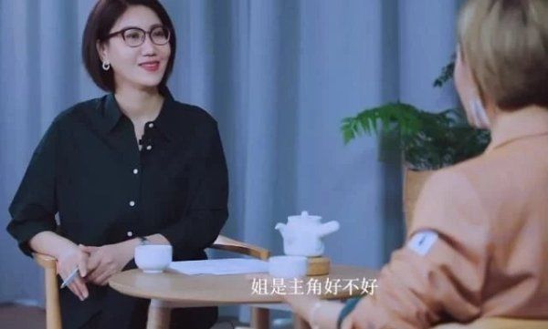  万茜|拆穿万茜、狠怼宁静，被称明星照妖镜的毒舌主持，终于遇到对手了