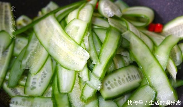 好吃|过年油腻多,不如提前学会这道菜,端上桌清香扑鼻,好吃又解油腻