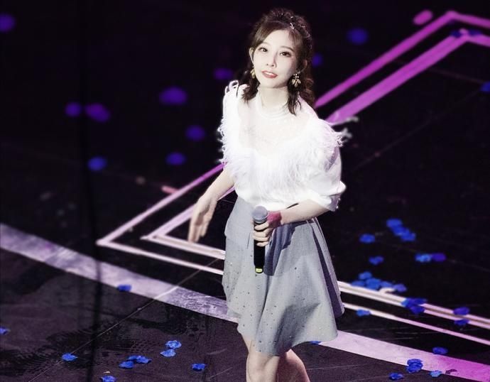  歌手|出圈转型一姐，从主播到歌手，百年难遇的好声音屡次斩获音乐奖项