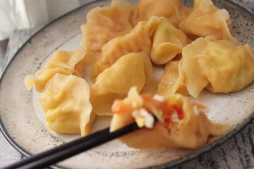  饺子|这馅饺子鲜美多汁，多做这一步好包不出汤，出锅连吃30个，太香了