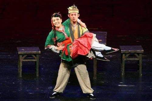  累不累|何炅，你累不累？