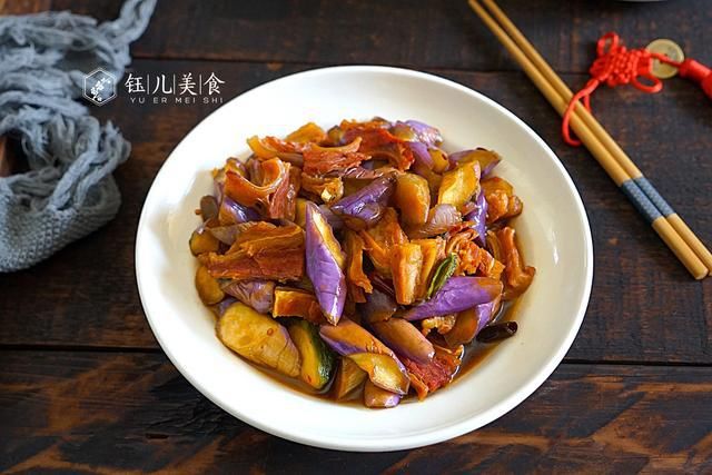  饭菜|妻子做饭，饭菜晒到朋友圈还大火了一把，网友：有烟火气又诱人