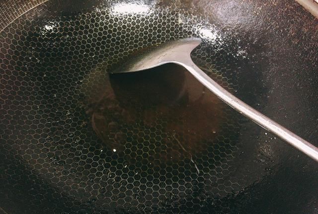 加料酒|做红烧肉时,加料酒煮肉是大忌,多加这2样,肉质软烂不油腻