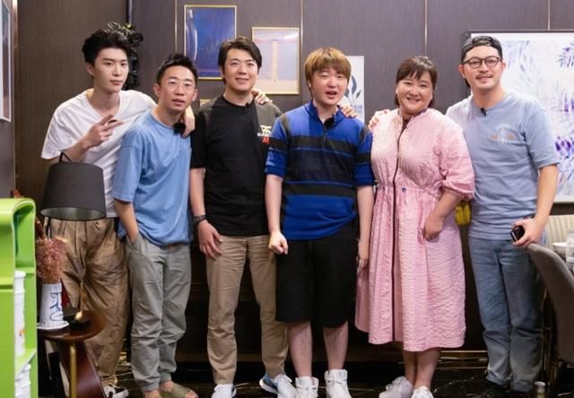  范丞丞|《青春环游记》还在追，范丞丞另一综艺开播！占据海报C位厉害了