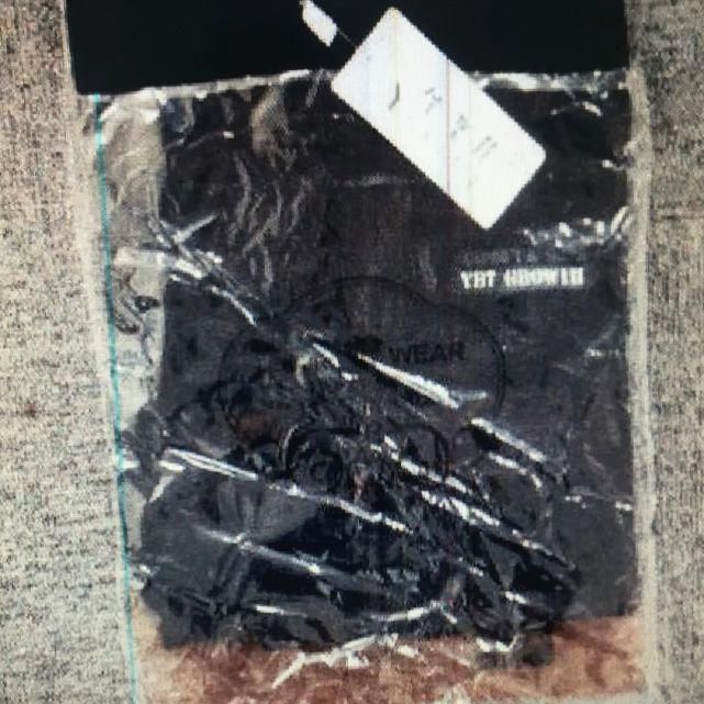 警方|这个锅“暴力梅”不背：松江一快递员称衣服晾不干，竟直接从包裹里拿来穿