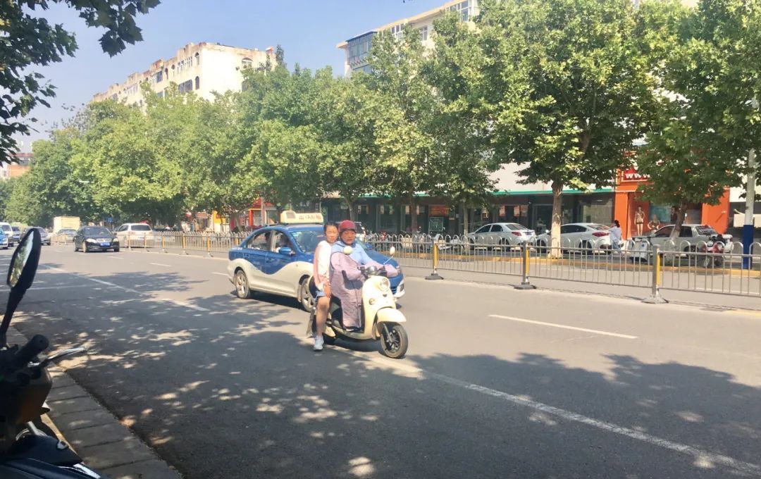 交通|非机动车逆行，不走非机动车道！今天这些人上榜了！