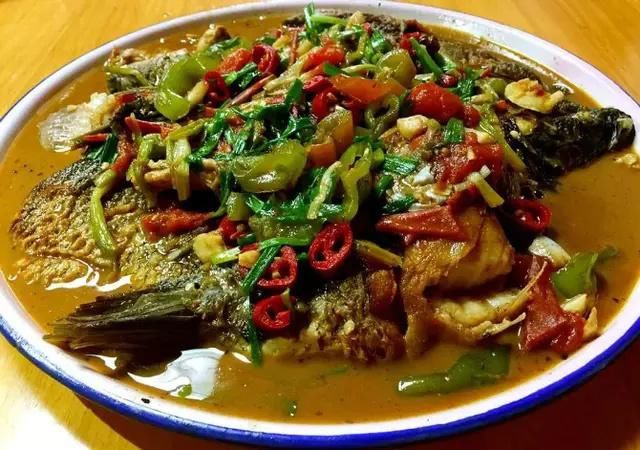 上桌|啤酒鱼好吃的诀窍,做饭20年老师傅告诉你,一上桌连汤都不剩