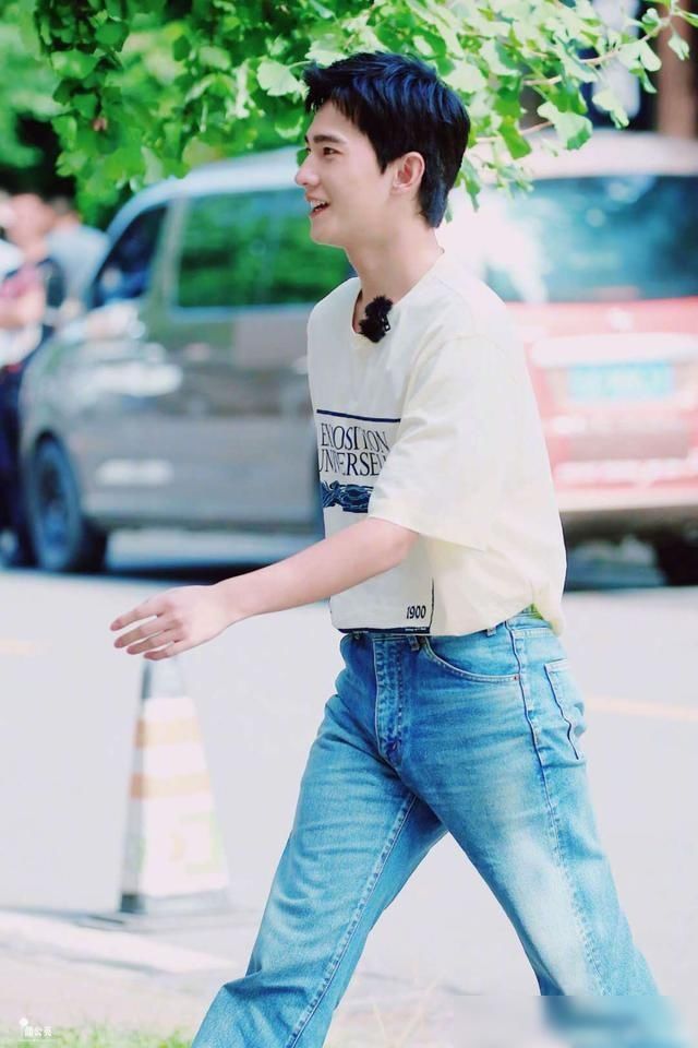  王鹤棣|《元气满满的哥哥》上班图来啦！黄明昊、杨洋等人状态超好