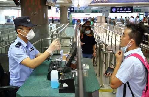  日均|珠海拱北口岸客流单日突破20万，已达去年日均50%