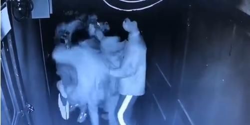  住院|胆小者莫入！少年玩密室逃脱被吓到住院！