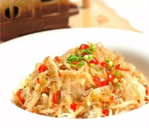  菜花|精选美食：肉丝炒蒜苗、干煸菜花、酸辣牛百叶、鲜奶炸吐司的做法