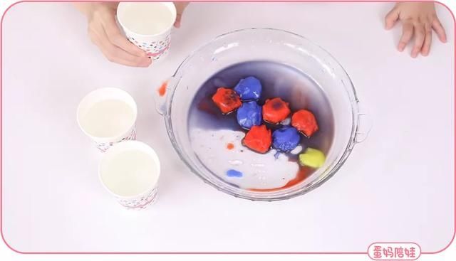 人人|人人家里都有的冰块,很适合做早教游戏,宝宝越玩越聪明