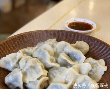  健脑|美食诱惑，春天不吃它太可惜，田间地边到处有，补钙明目还健脑，孩子多吃好