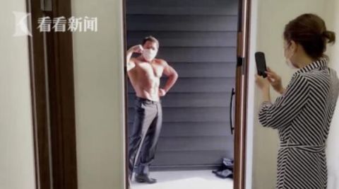 福利|点外卖送“福利”!日料店推健美外卖员大受欢迎