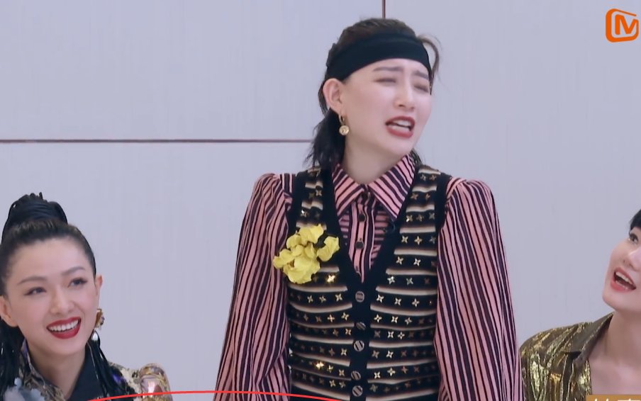  丹妮|李斯丹妮战胜王霏霏成队长, 刚想说出这句话, 没想到被张雨绮制止