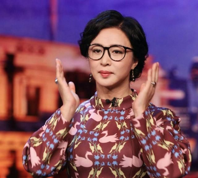  本质|金星直言没看过《浪姐》，暗讽节目有猫腻，笑着说出综艺本质