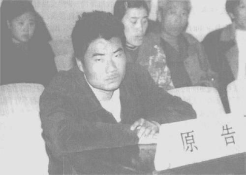 法庭|21年前，跳水救下落水女孩的杨永，后来为何又把女孩一家告上法庭