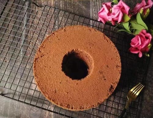 步骤|躲不过的基础款——巧克力淡奶油戚风蛋糕!