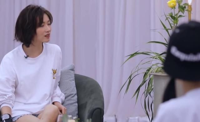  真实|都是“打脸”，万茜机智挽尊，宁静反应真实，蓝盈莹落泪抓狂