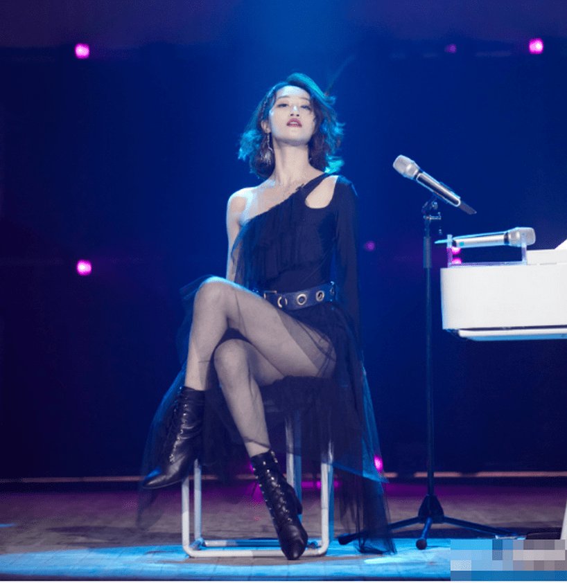  乘风破浪|《乘风破浪的姐姐》初舞台第一 蓝盈莹晒痛苦健身照 隔着屏幕都能感觉疼