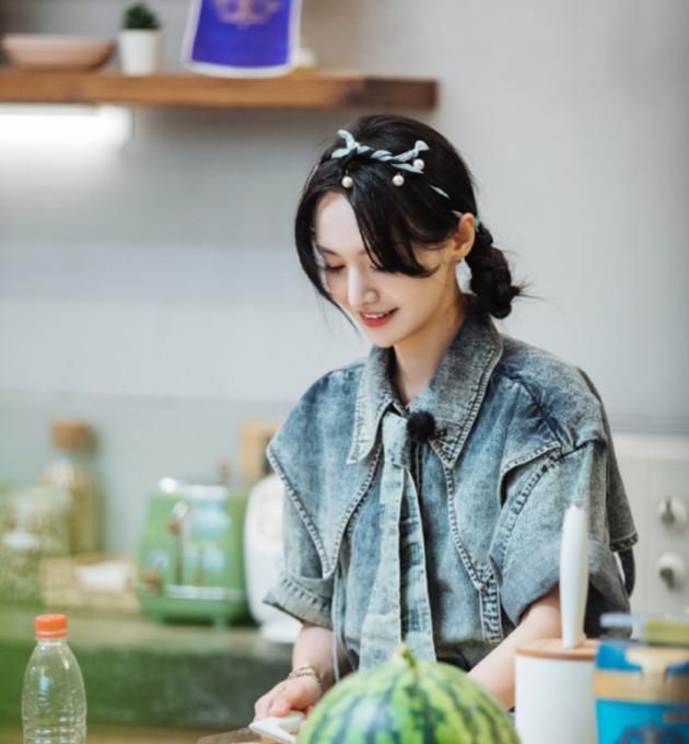  郑爽|谭松韵郑爽的“森系风”穿搭，也太治愈了吧