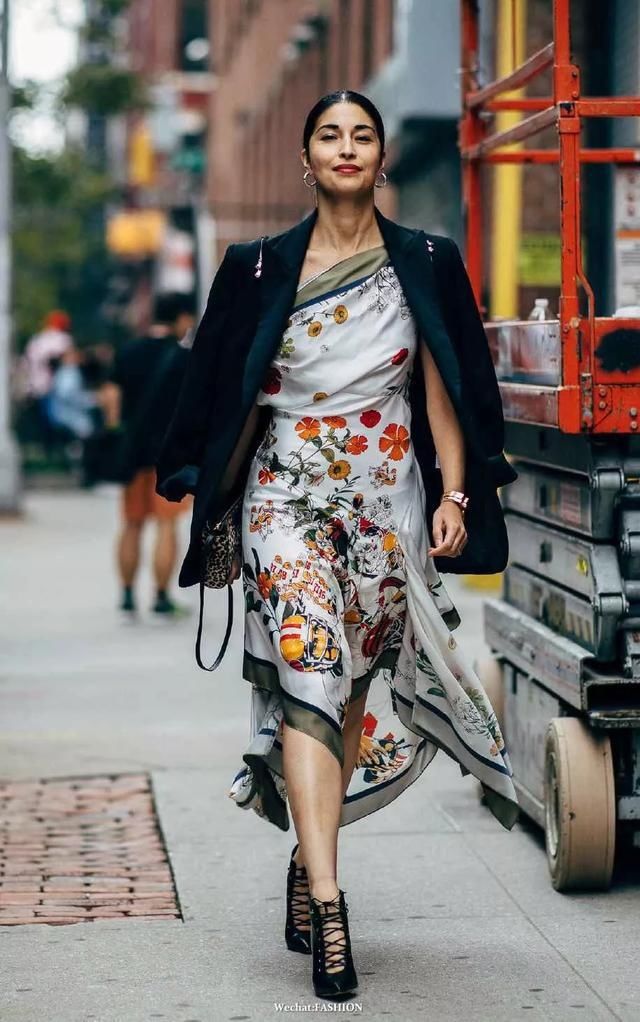 裙子|早秋最美的5条裙子，可以安排了