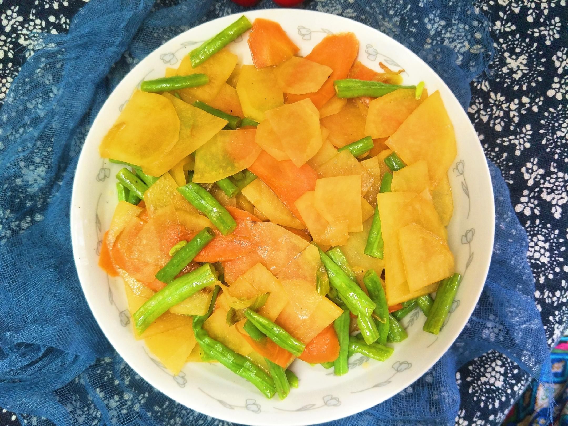 营养|秋天,3样素菜一起炒,营养美味,好做又好吃