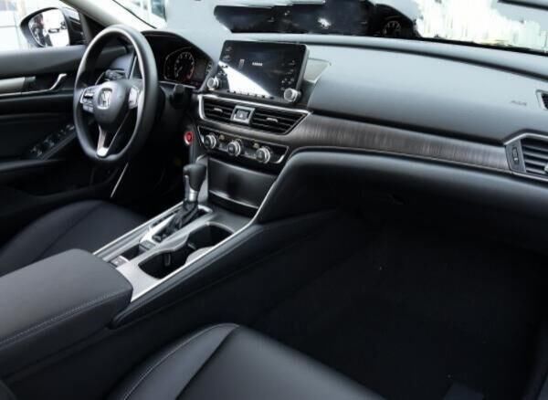  众多消费|一箱油981Km，这才是B级车王，新车跌2.5万，12个月卖出22万辆