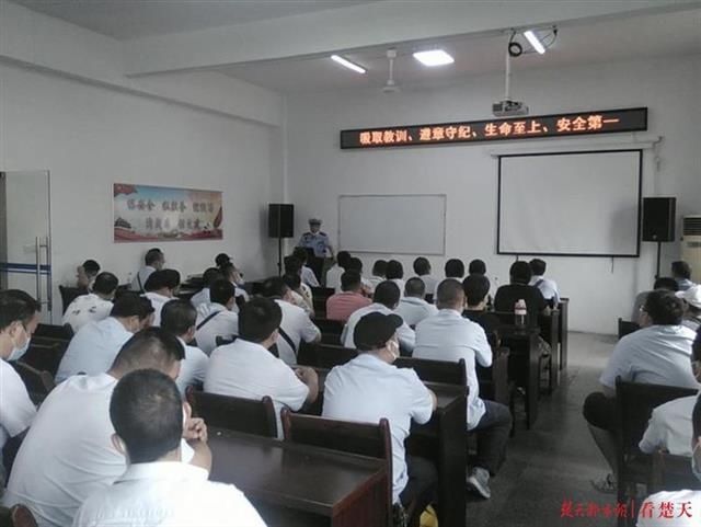  敲警钟|夏季疲劳驾驶事故多发，交警来到辖区重点运输企业敲警钟