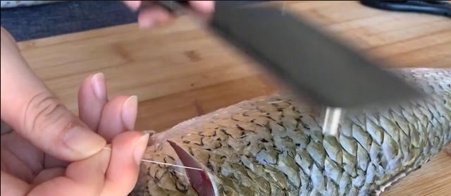 懒人|入秋后要多吃鱼,教你懒人做法,用料简单味道足,出锅连汁都不剩