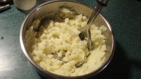  三文鱼干|自制「海苔可乐饼」土豆泥裹上海苔，就可以做出金黄酥脆的可乐卷