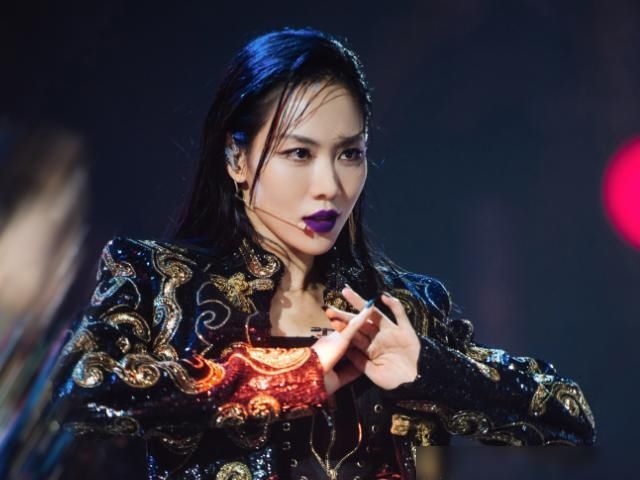  嘴型|最火综艺《浪姐》翻车？三公被网友质疑假唱，嘴型都对不上