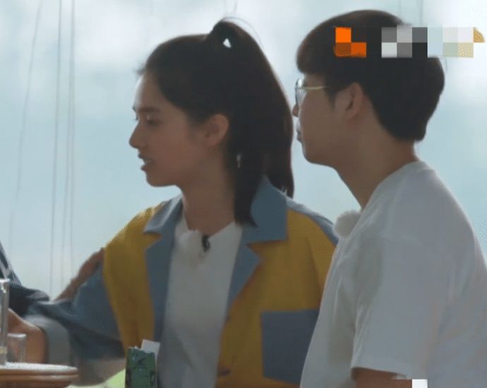  亲密|叫彭昱畅太生疏，叫彭彭太亲密，听听张婧仪的称呼-太真实