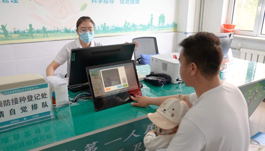 宁夏首个AI储发机器人数字化预防接种门诊落地兴庆区插图