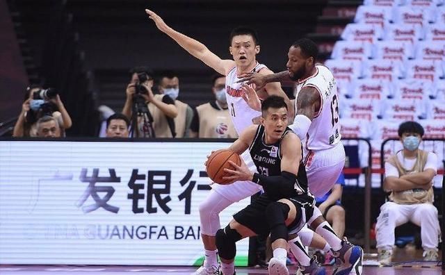  赛季|将帅不和，辽宁内讧？下赛季，郭艾伦要走了？球迷：请来广州龙狮