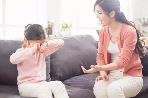 母子|“熊孩子”景区破坏仙人掌,母亲辩解称其年纪尚小,网友:巨婴?