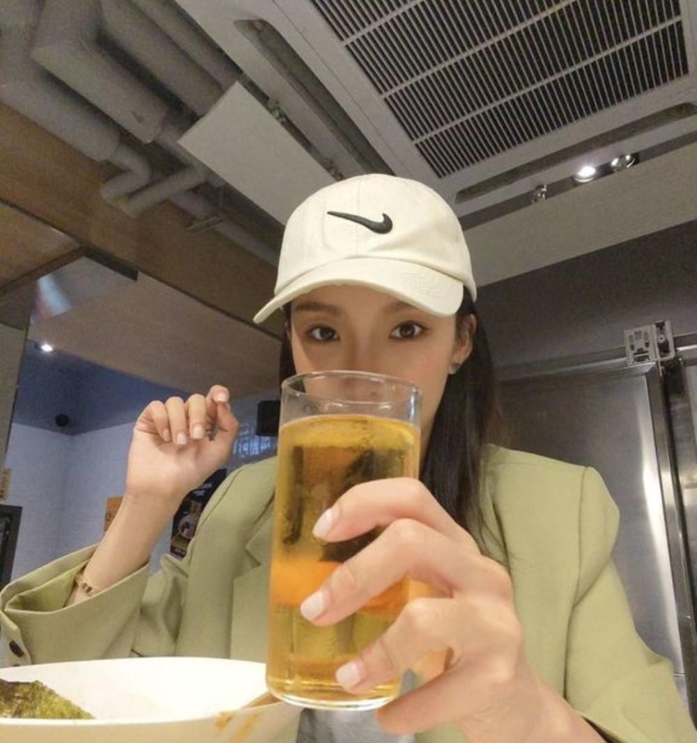  嫁入|仅交往两个月嫁入豪门，2年生了两个娃，如此“卖力”却惨遭离婚