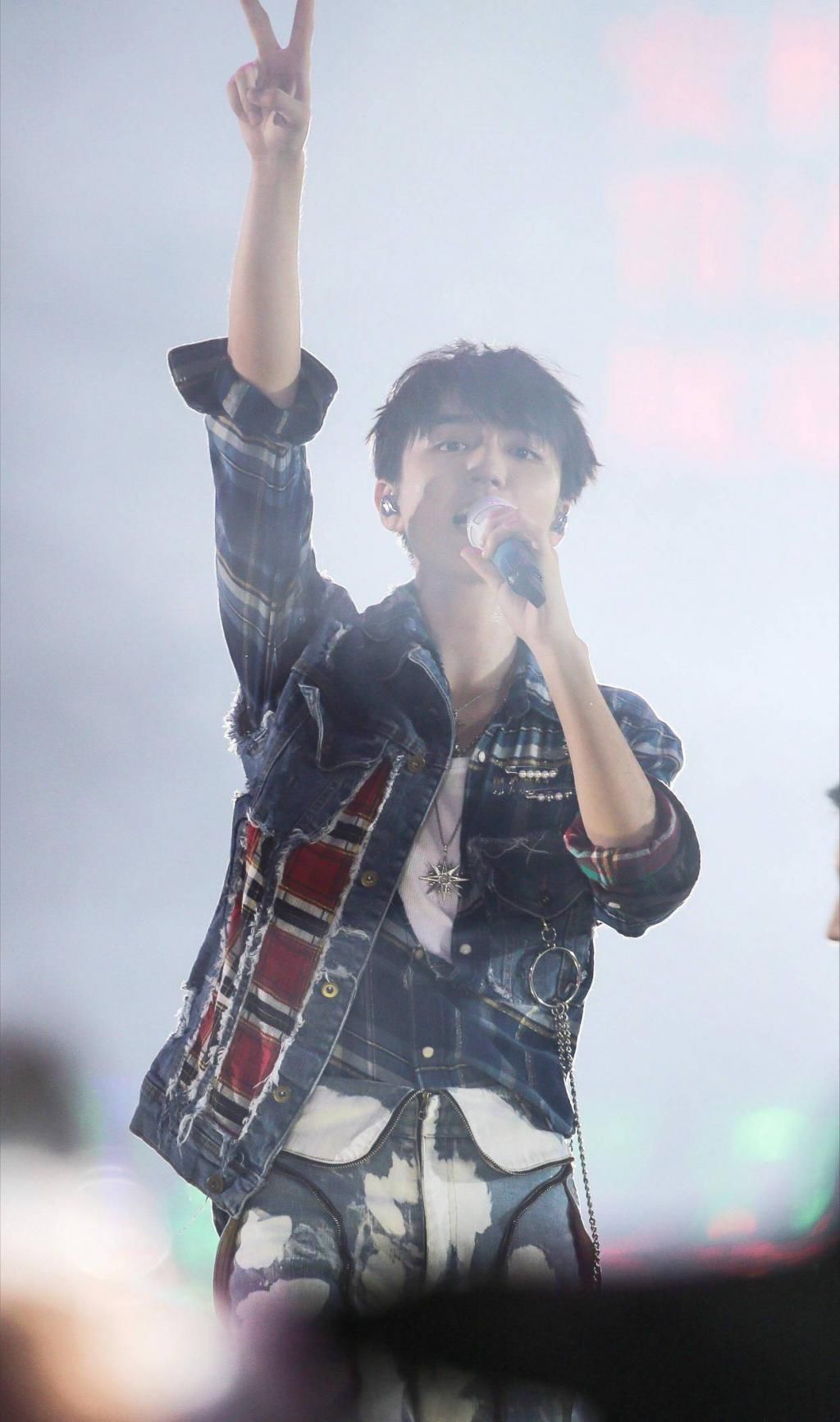  王俊凯|王俊凯拳头合集像海贼王一样前进