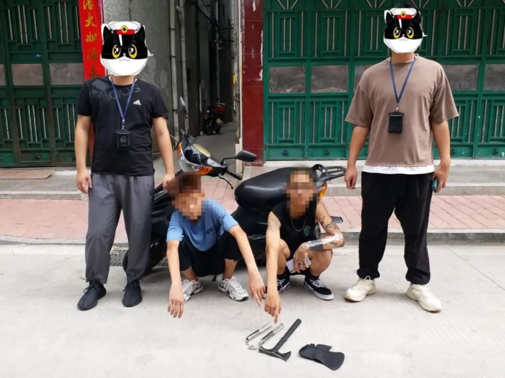 发现|2名青年哥摩托“飙车”被抓，警方还发现他们有盗窃前科！