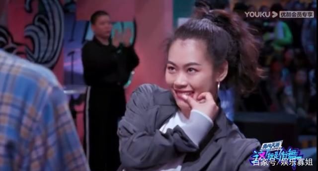  街舞|不愧是你!这就是街舞女选手撩王一博,结果他直言:你要补一下妆