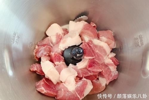猪肉|黑猪肉卷心菜水饺