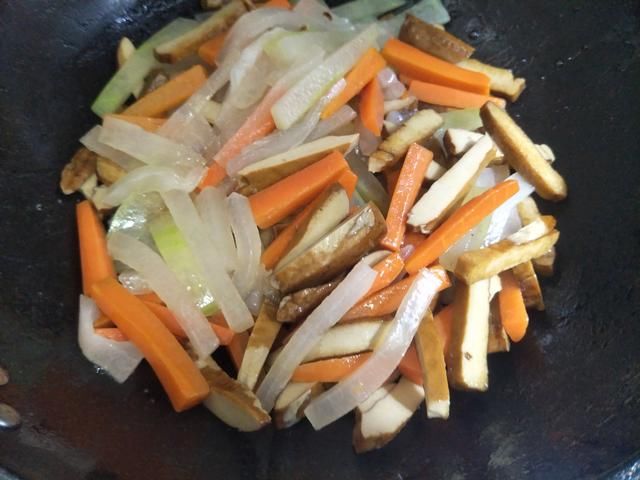 真香|冬瓜这样做太好吃了,加入2样配菜,?冬瓜清淡透明有营养,真香