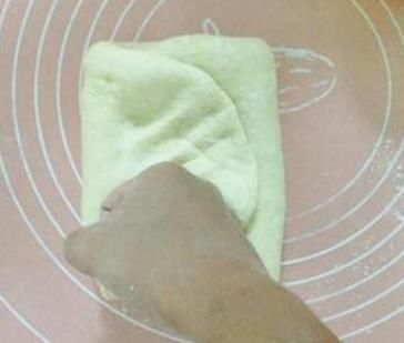  松软|油条一凉就发硬？原来是和面手法错了，教你这样做，油条松软好吃