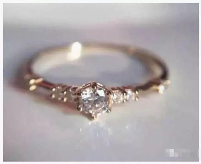  婚戒|心理测试：想着一个人的名字，测TA心里爱着你吗？选一枚婚戒！